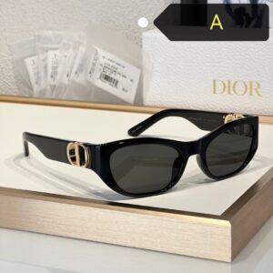 新品ディオール猫目サングラスDR142464