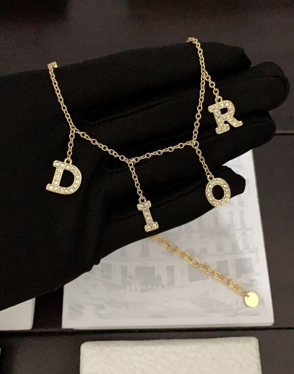 Dior最新モデルフルダイアモンド文字ネックレス139486