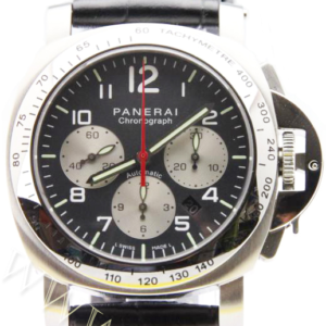 パネライルミノールクロノグラフデイライト7750ムーブメント搭載！pam1557