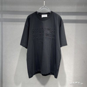 新モデルMaison Margiela(メゾン マルジェラ),数字エンボス刺繍半袖MJ138168