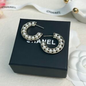 CHANEL新半円パールイヤリングcc01843